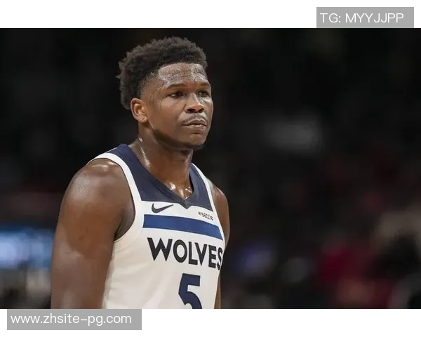 爱德华兹上半场19分钟狂砍25分助球队领先展现超强火力 爱德华兹上半场19分钟狂砍25分助球队领先展现超强火力